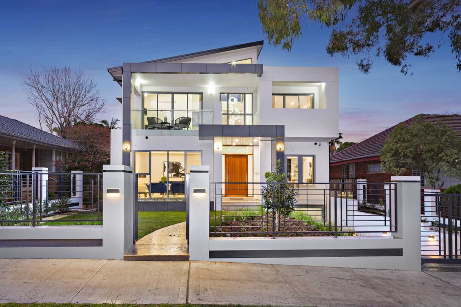 10 CHALMERS ROAD Strathfield
