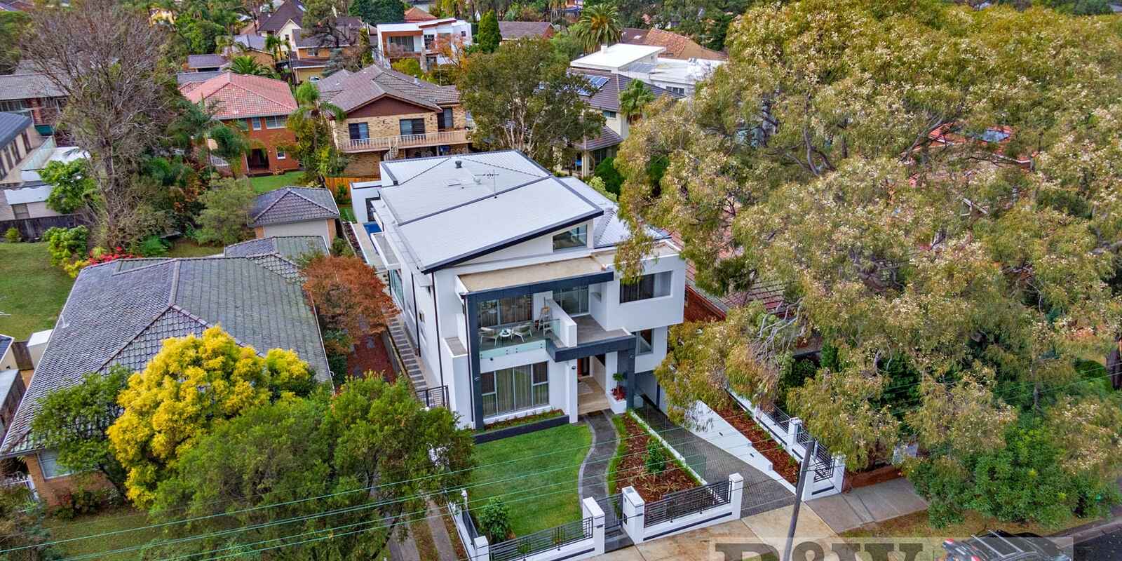 10 CHALMERS ROAD Strathfield
