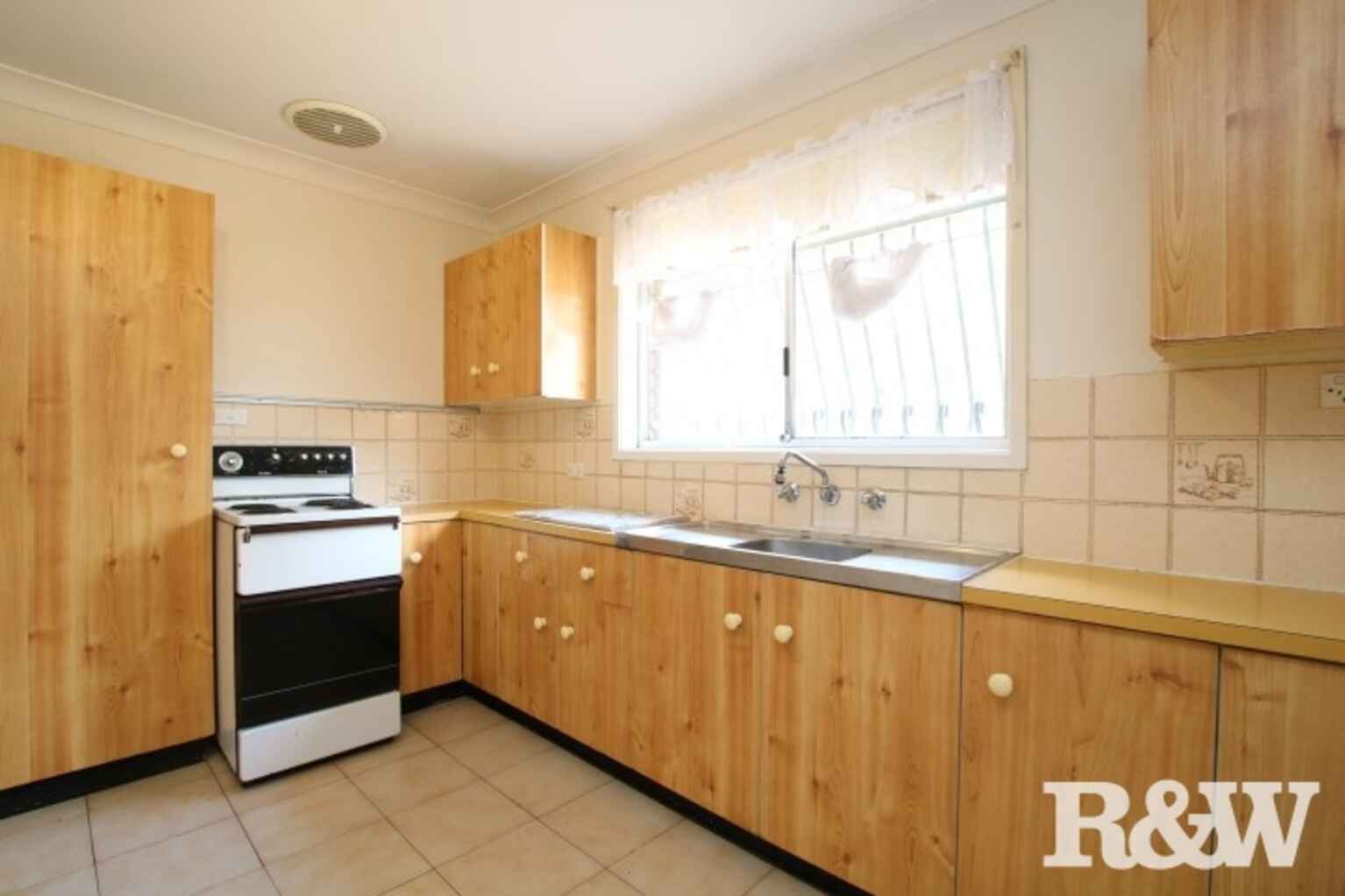 14 Kuala Close Dean Park 14 Kuala Close Dean Park