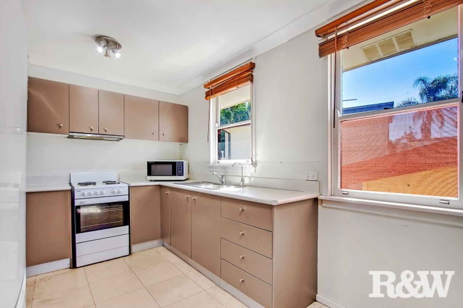 20 Mikkelsen Avenue Tregear 20 Mikkelsen Avenue Tregear