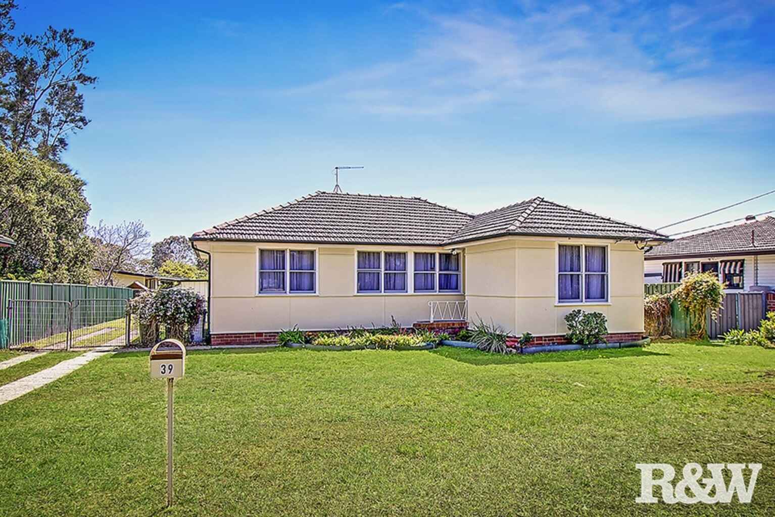 39 Tasman Avenue Lethbridge Park