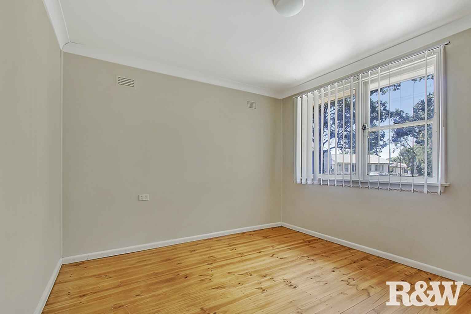 35 Emert Parade Emerton