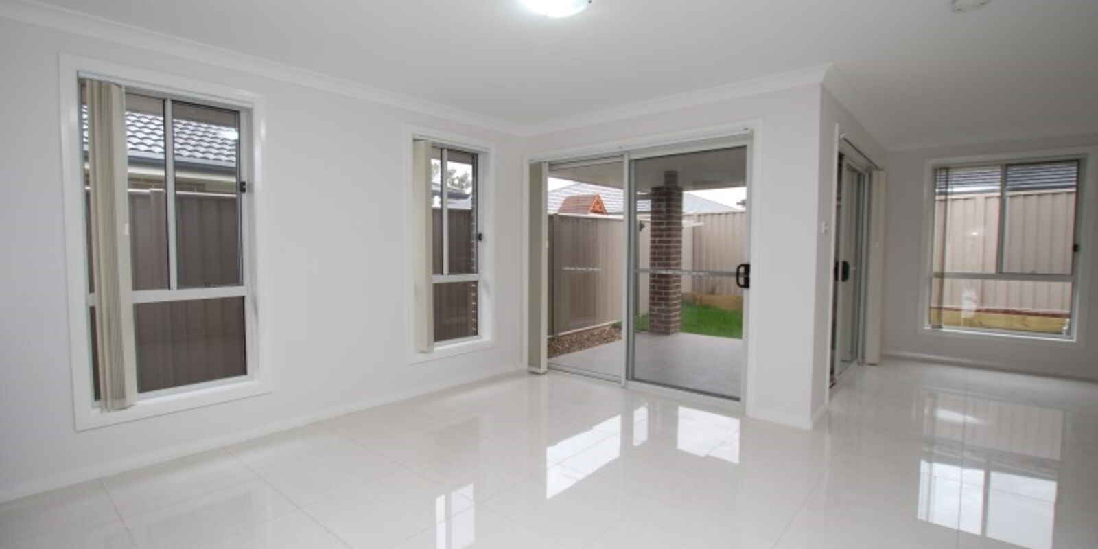 3A Binalong Road Jordan Springs 3A Binalong Road Jordan Springs