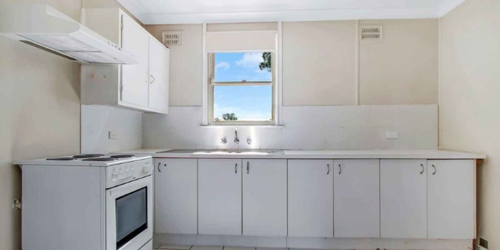 39 Lingayen Avenue Lethbridge Park