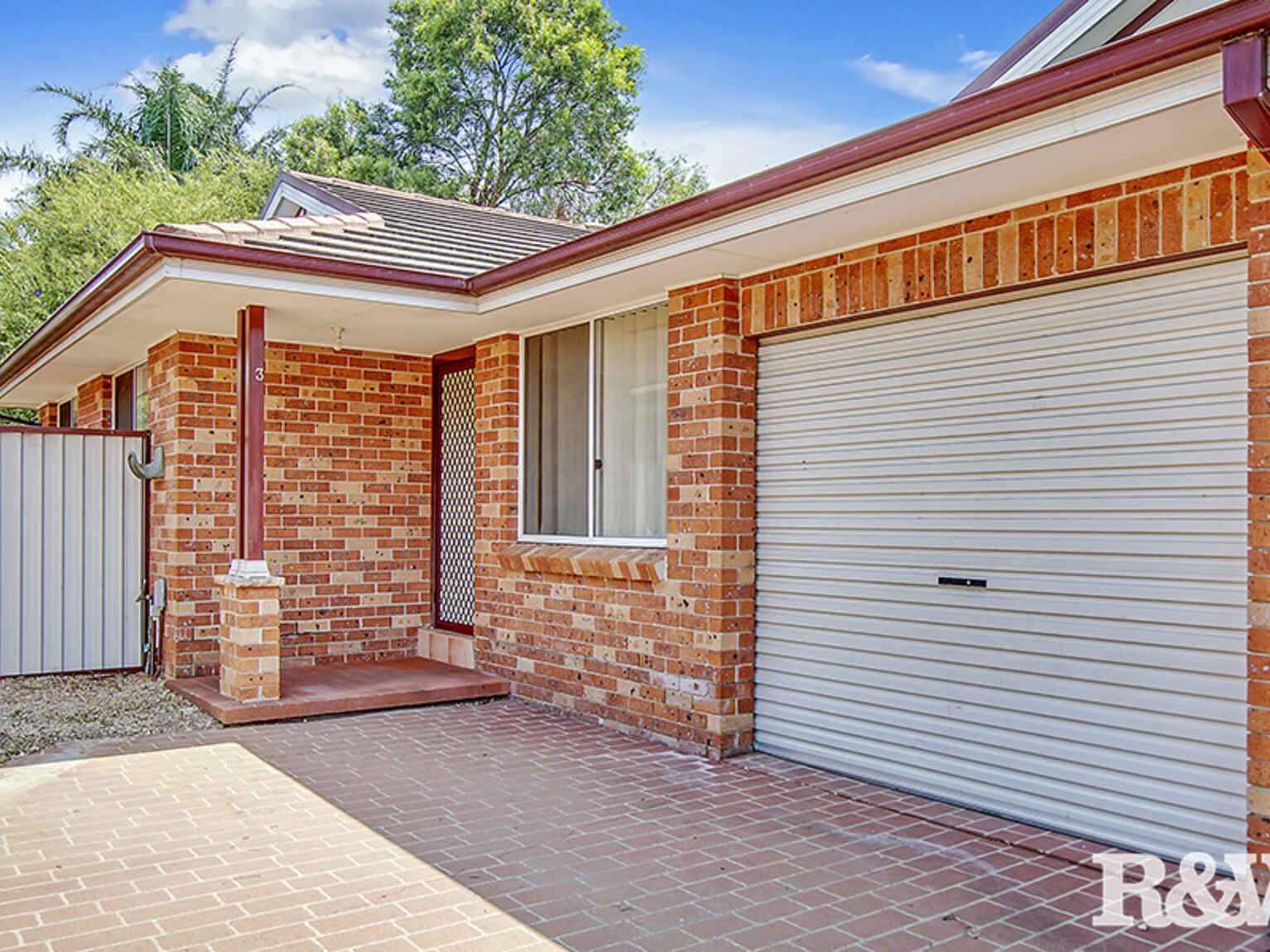 3/4 Brisbane Street Oxley Park