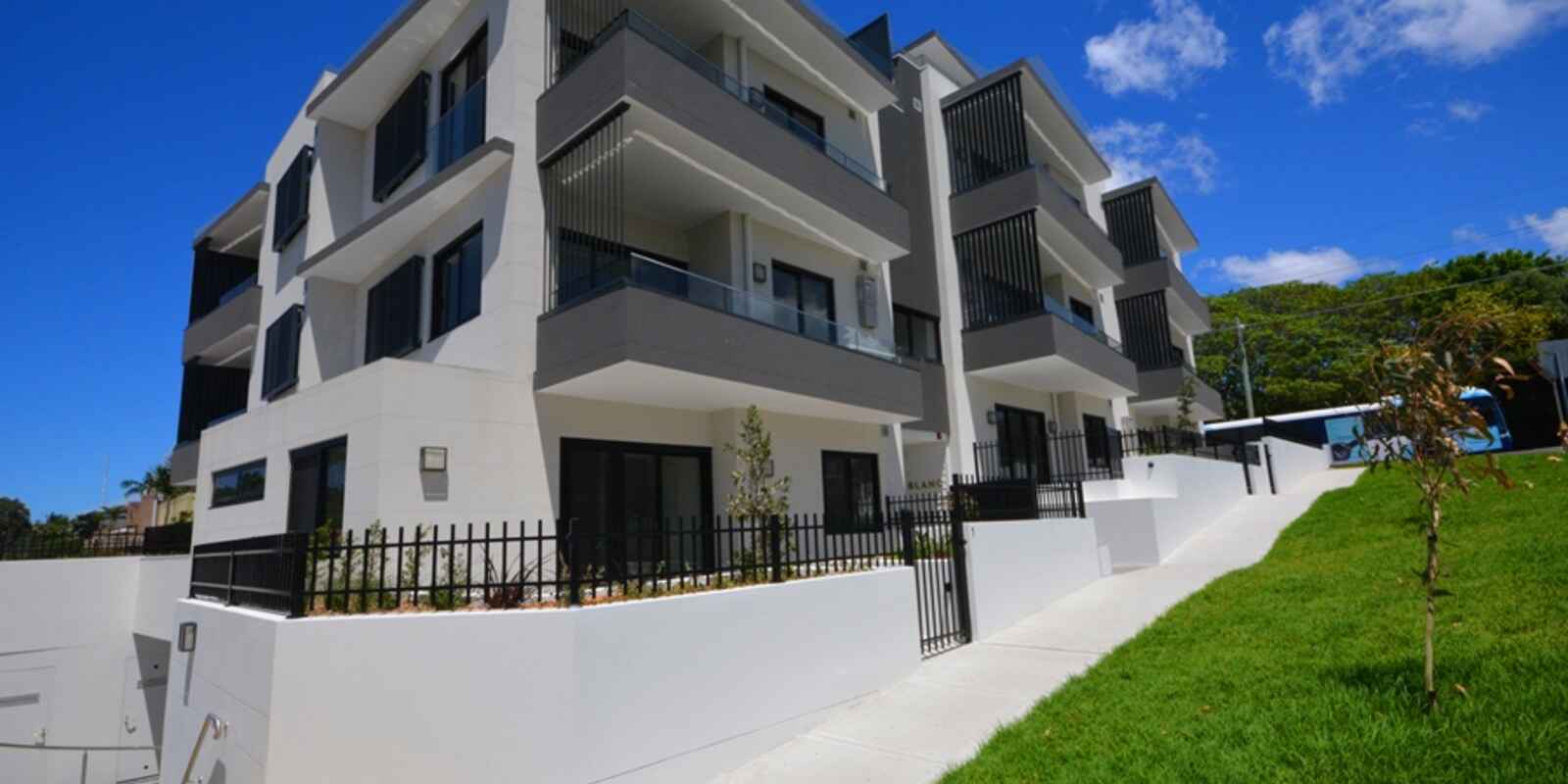 2/403 Old South Head Road North Bondi