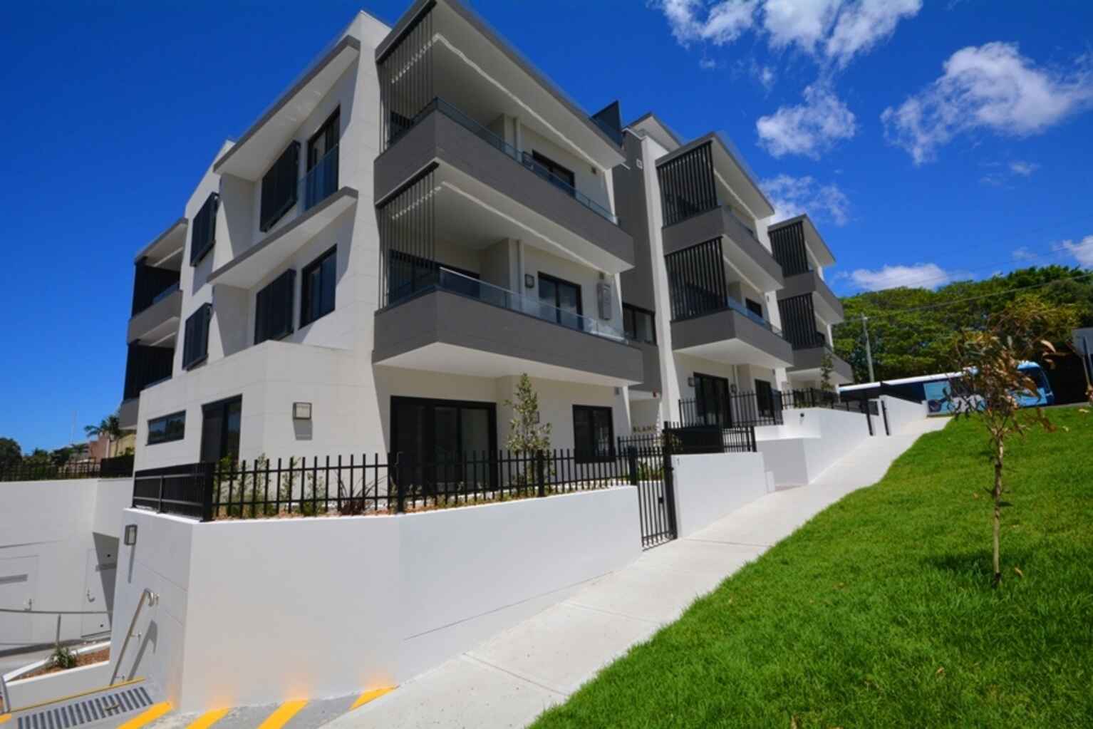 2/403 Old South Head Road North Bondi