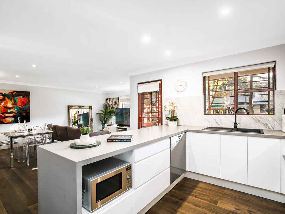 19/2 Kensington Mews Waterloo