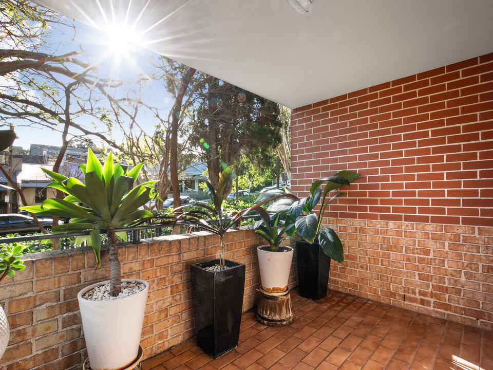 19/2 Kensington Mews Waterloo