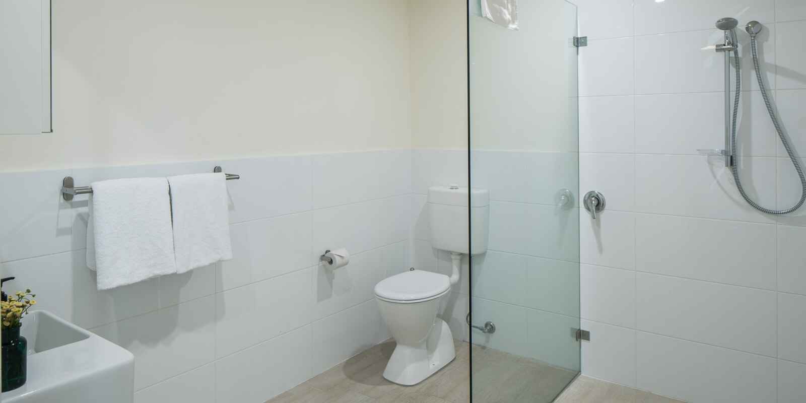 G05/29 Station St Newtown G05/29 Station St Newtown