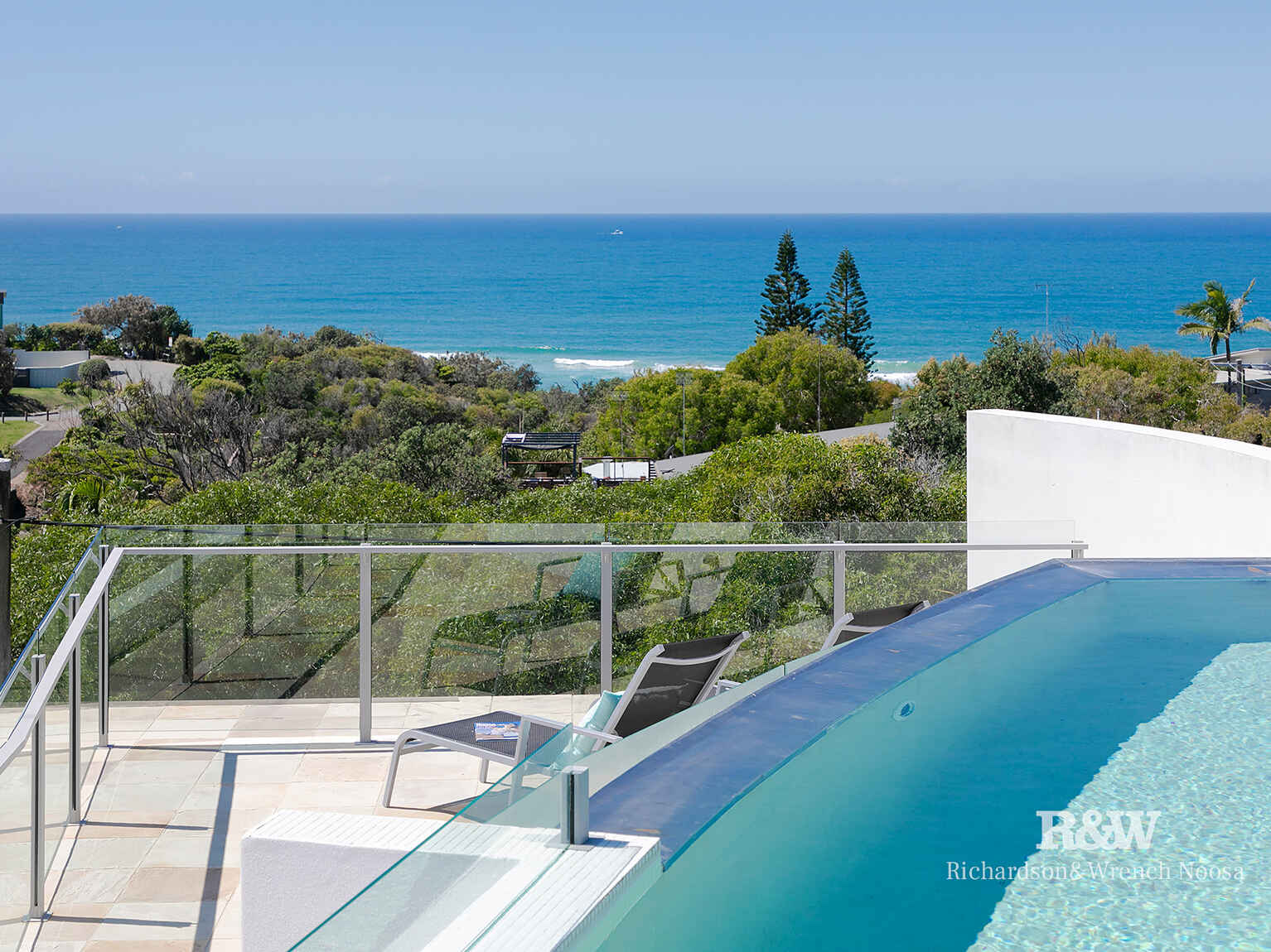 2/37 Sobraon Street Sunrise Beach