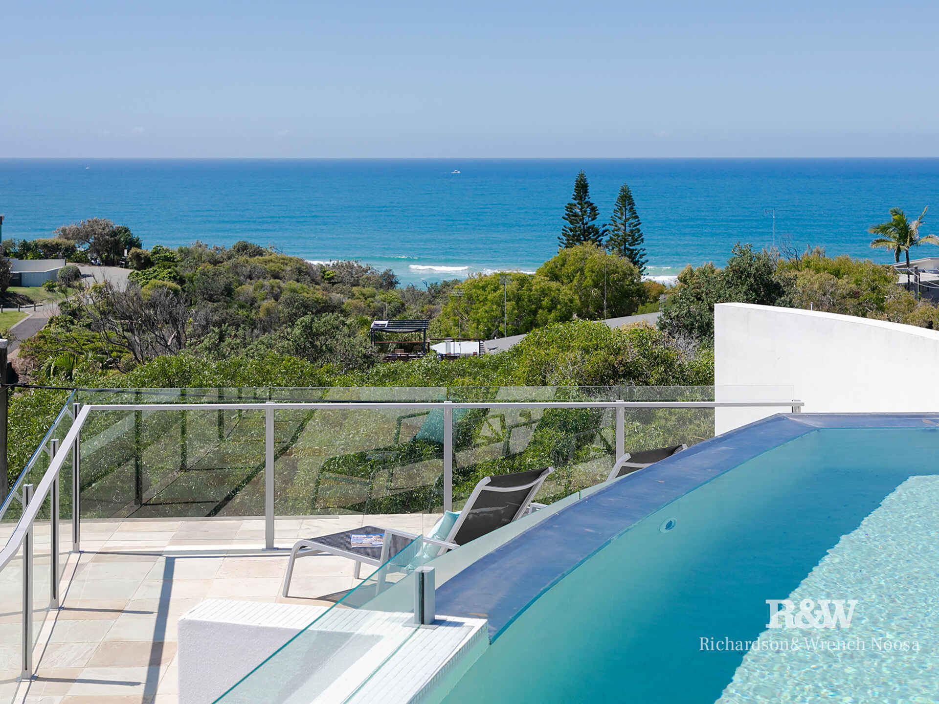 2/37 Sobraon Street Sunrise Beach