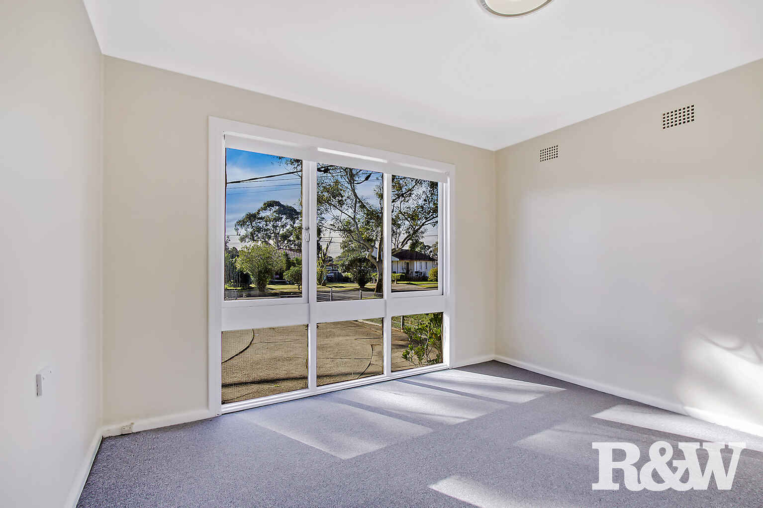 26 Melanesia Avenue Lethbridge Park