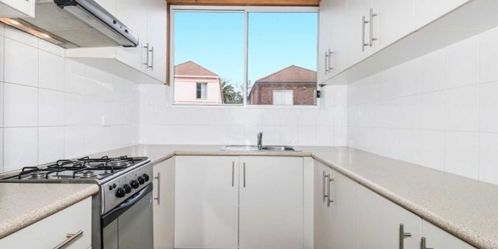 13/16 Military Road North Bondi