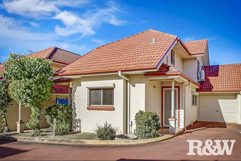 Townhouse For Sale 4/71 Brisbane Street Oxley Park