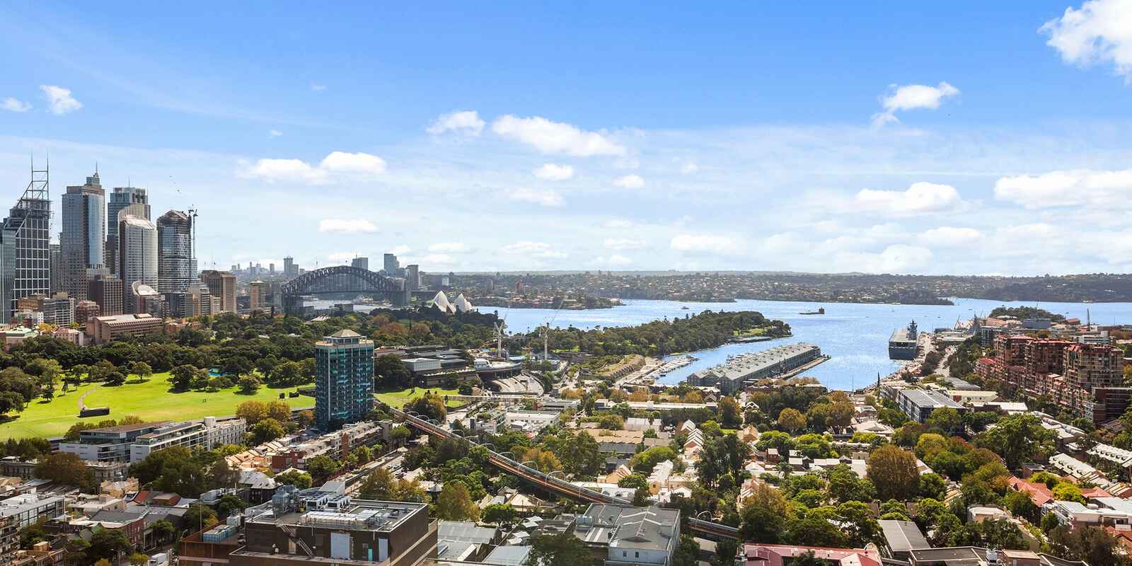 2302/184 Forbes Street Darlinghurst