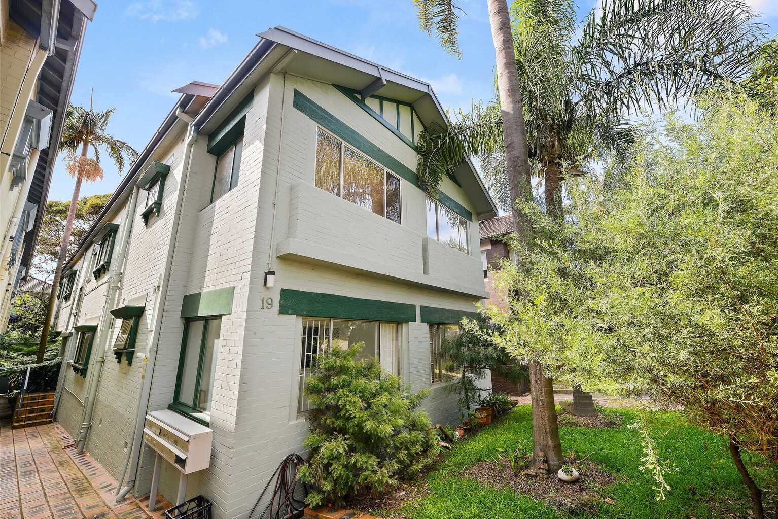 1/19 Sir Thomas Mitchell Road Bondi Beach