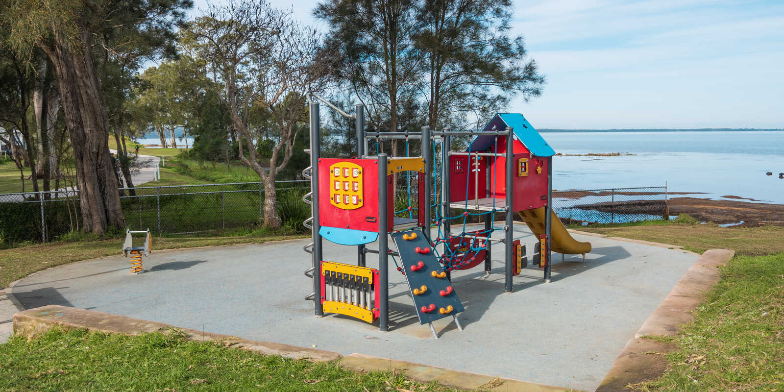 284 Tuggerawong Road Tuggerawong