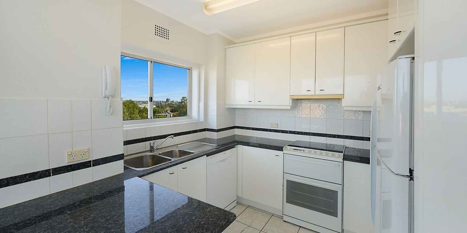 71/22 Peel Street Kirribilli