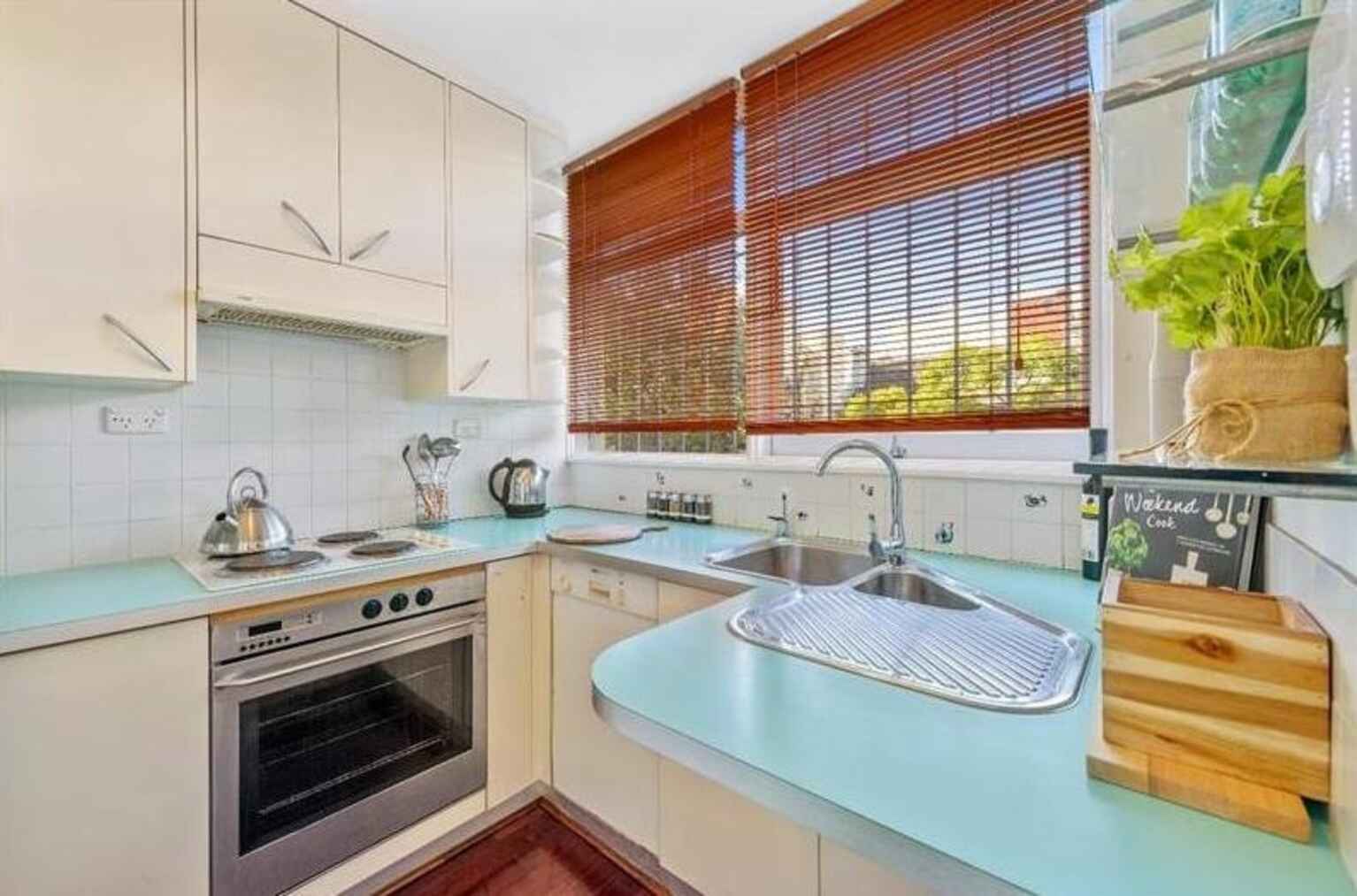 4/51 Roslyn Gardens  Elizabeth Bay