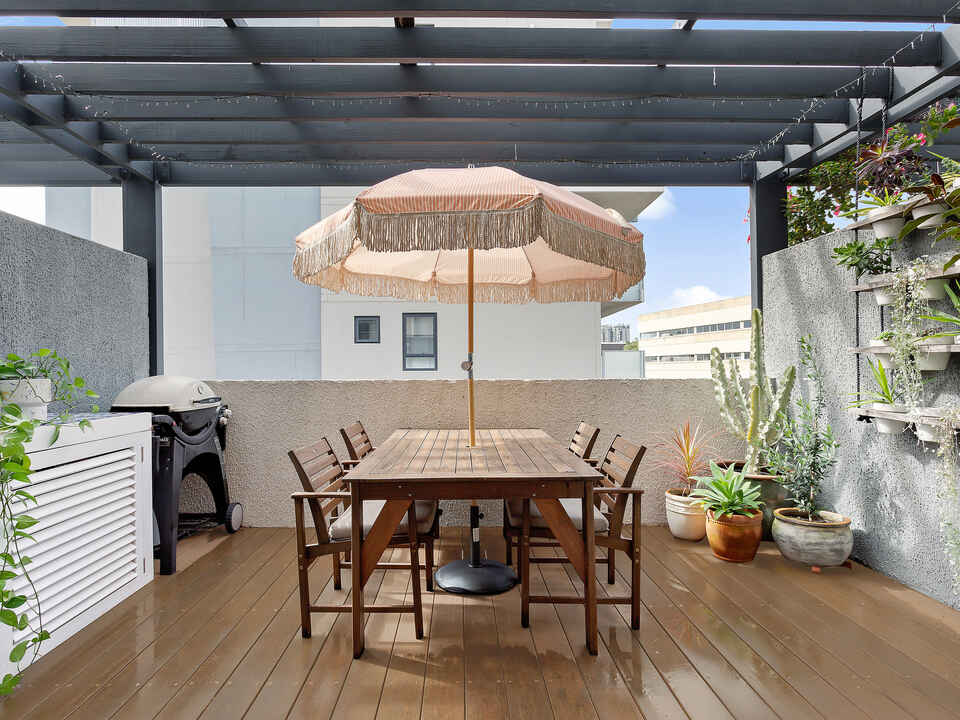 C39/240 Wyndham Street Alexandria