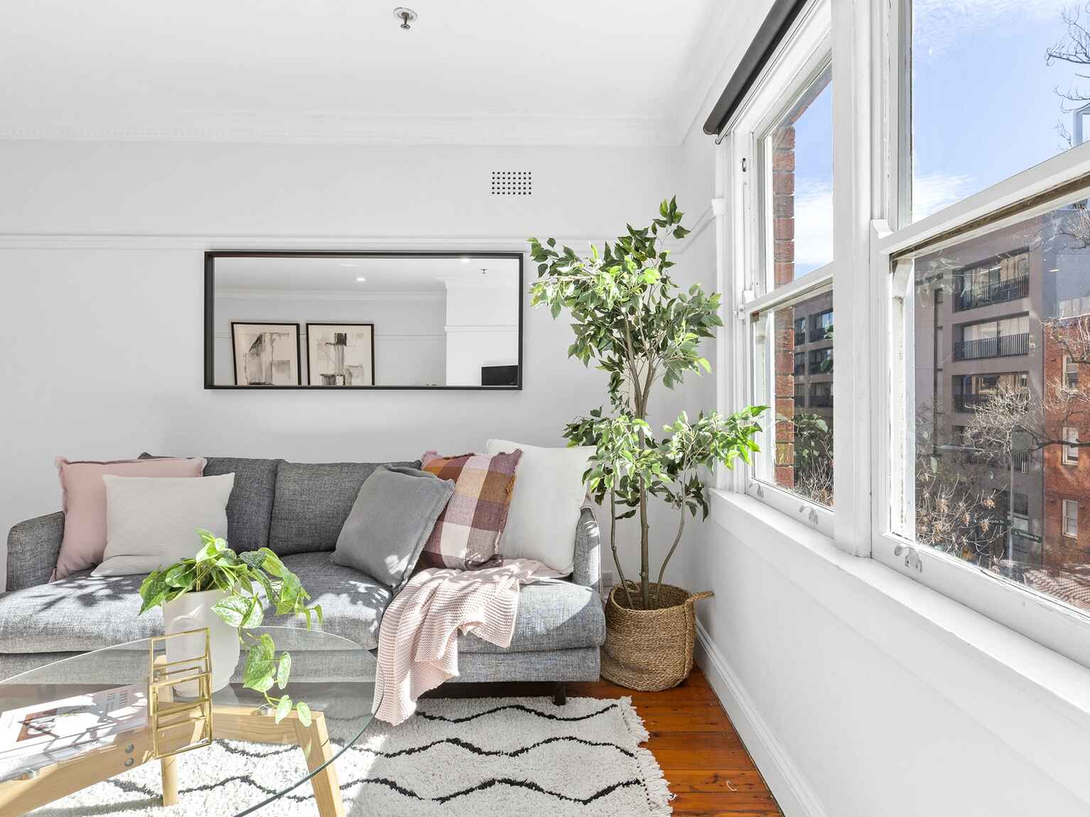 Apartment For Sale 30/7 Greenknowe Avenue Elizabeth Bay