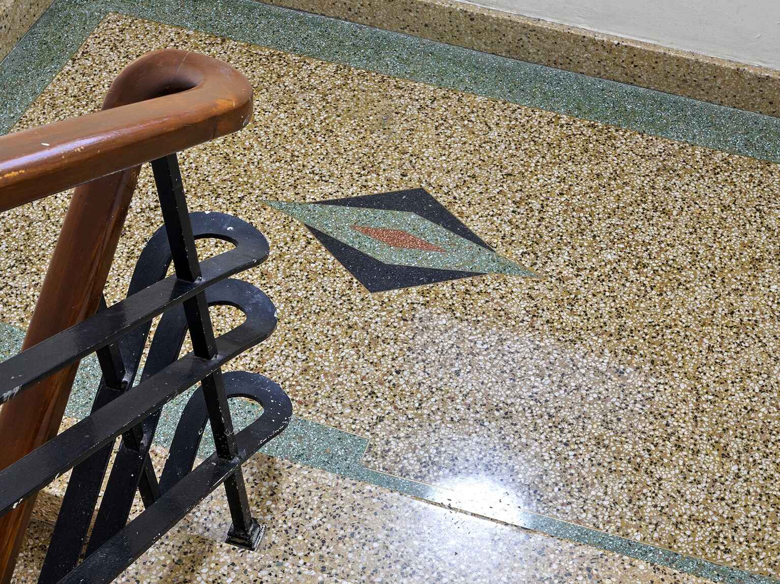 Apartment For Sale 30/7 Greenknowe Avenue Elizabeth Bay