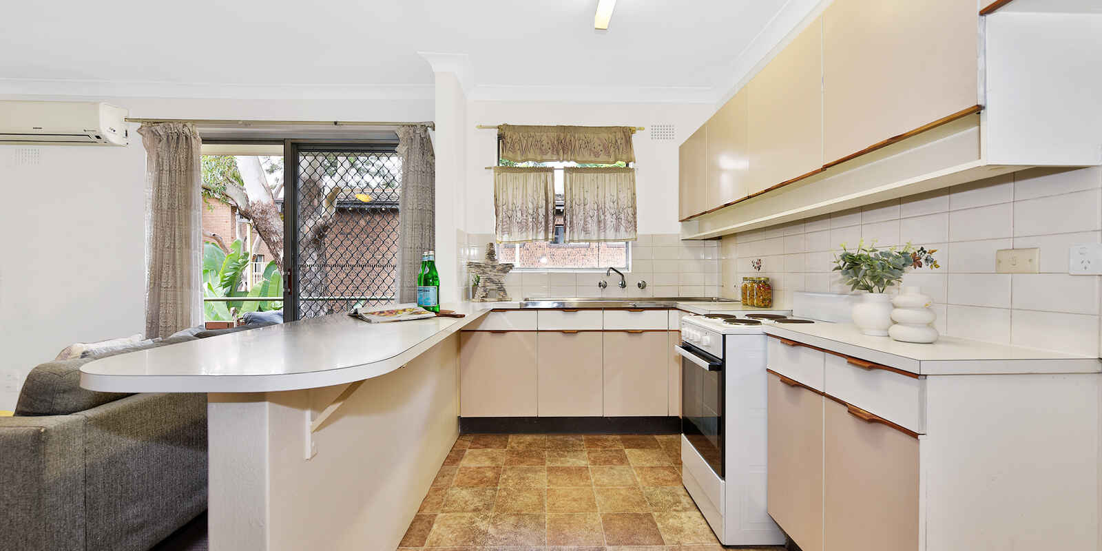 11/14 Thomas Street Parramatta