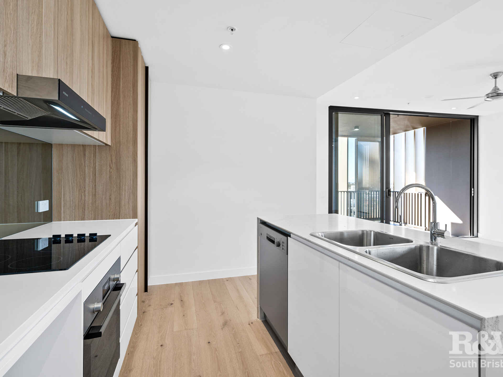 2103/49 Sparkes Street Chermside
