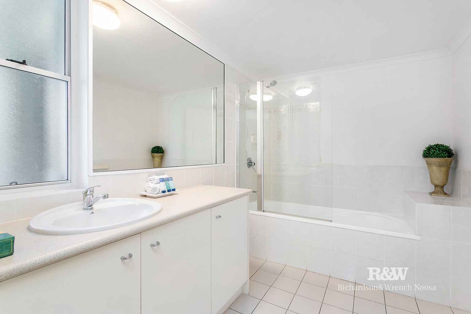 11/2 Serenity Close Noosa Heads