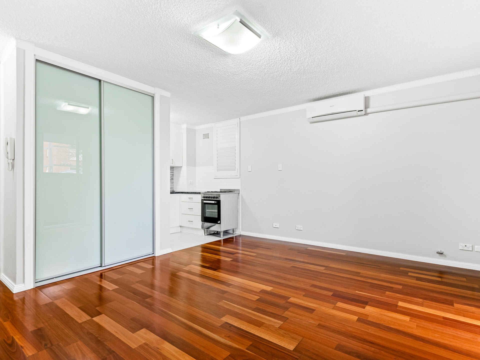 1/70A Wigram Road Glebe