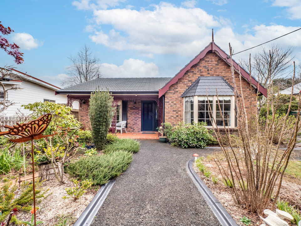 68 Hat Hill Road Blackheath
