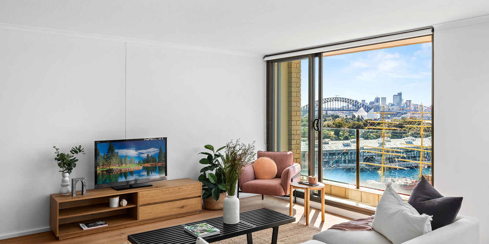 1602/73 Victoria Street Potts Point 1602/73 Victoria Street Potts Point