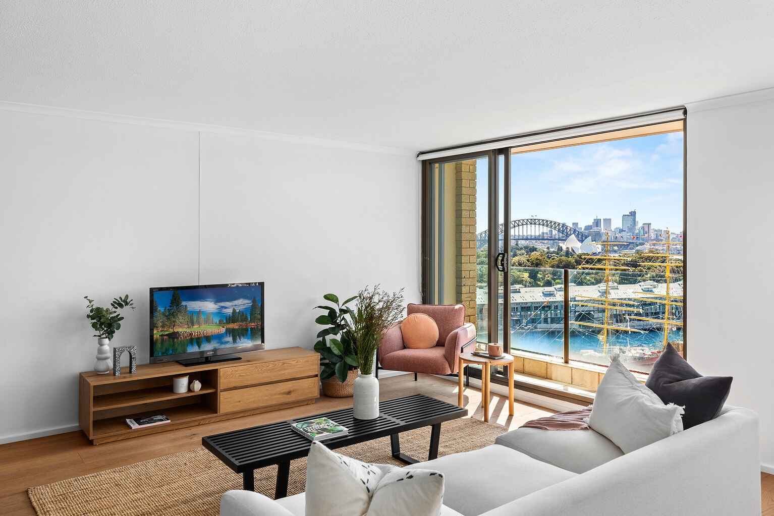 1602/73 Victoria Street Potts Point 1602/73 Victoria Street Potts Point