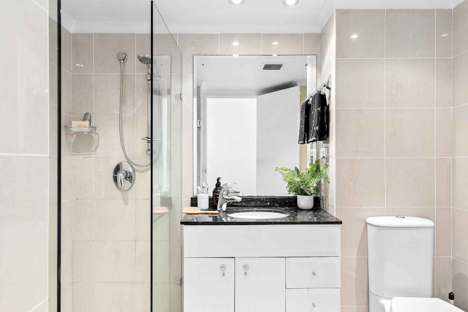 1602/73 Victoria Street Potts Point 1602/73 Victoria Street Potts Point