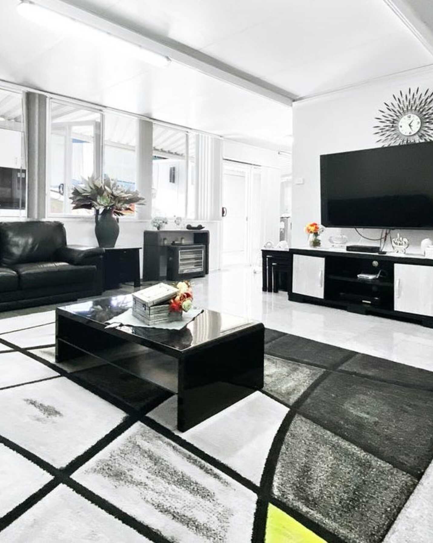 17 Orchid Road Old Guildford, Guildford - Thumbnail 2