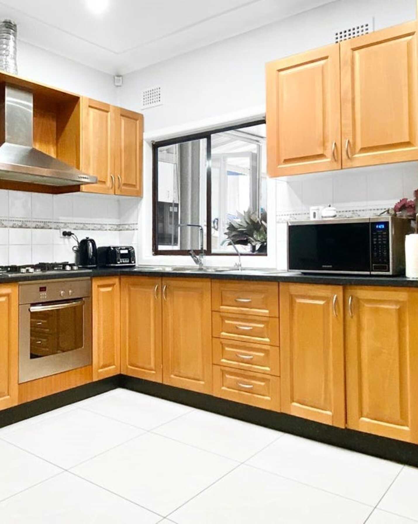 17 Orchid Road Old Guildford, Guildford - Thumbnail 4
