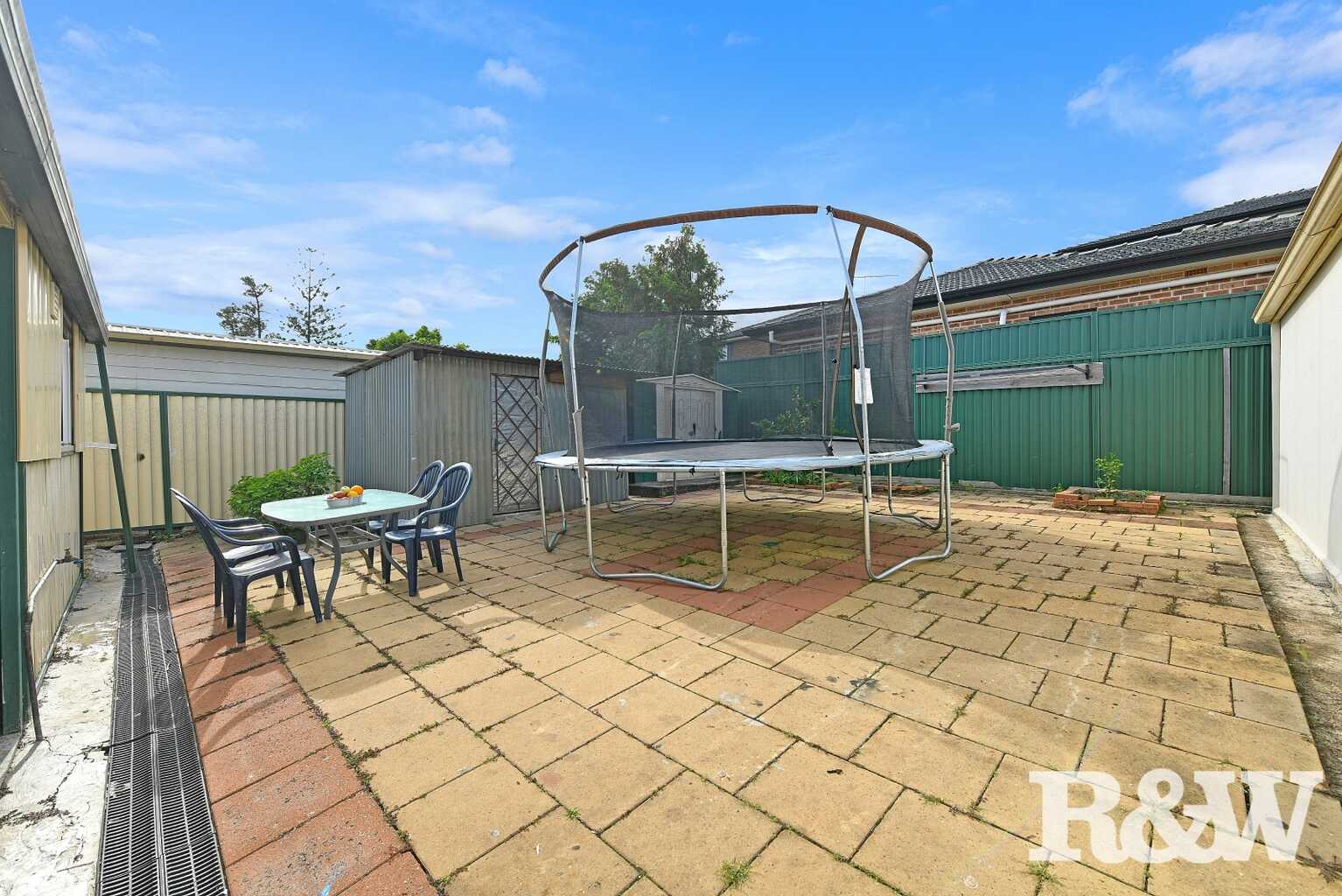 17 Orchid Road Old Guildford