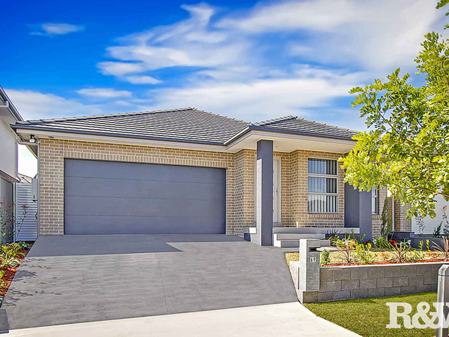 69 Richards Loop Oran Park
