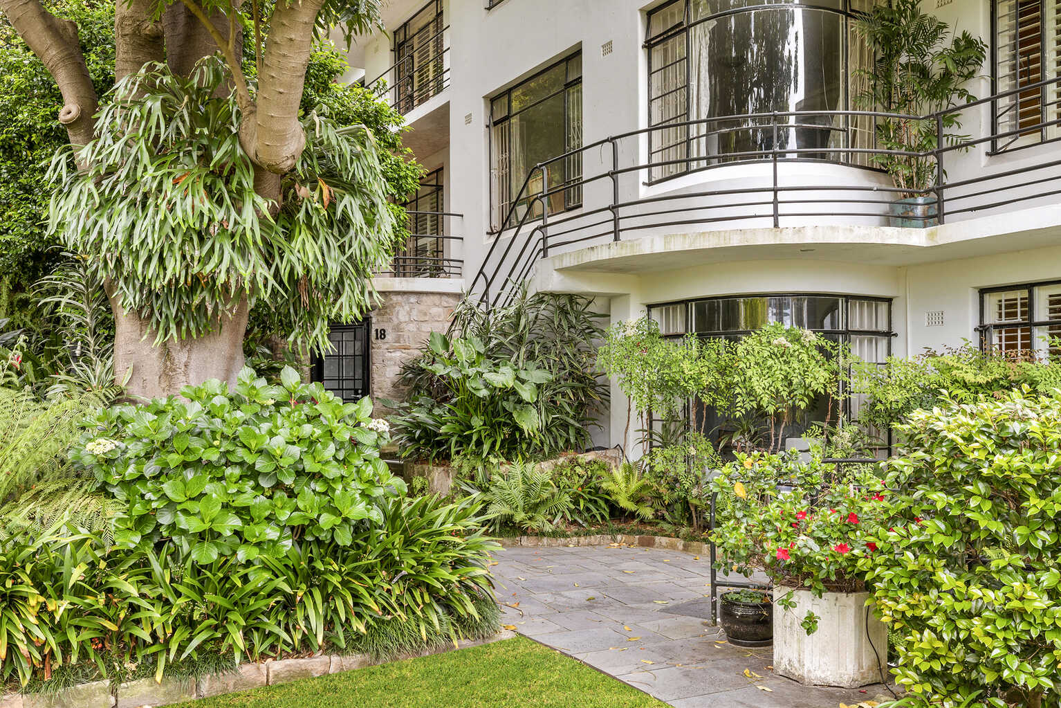 18/8A Wylde Street Potts Point 18/8A Wylde Street Potts Point