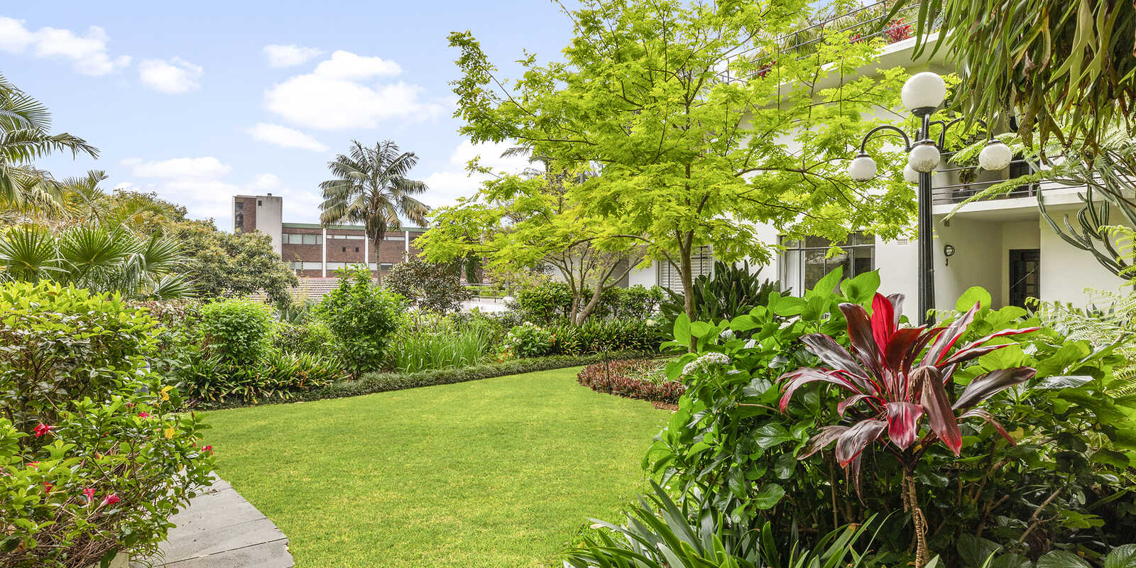 18/8A Wylde Street Potts Point 18/8A Wylde Street Potts Point