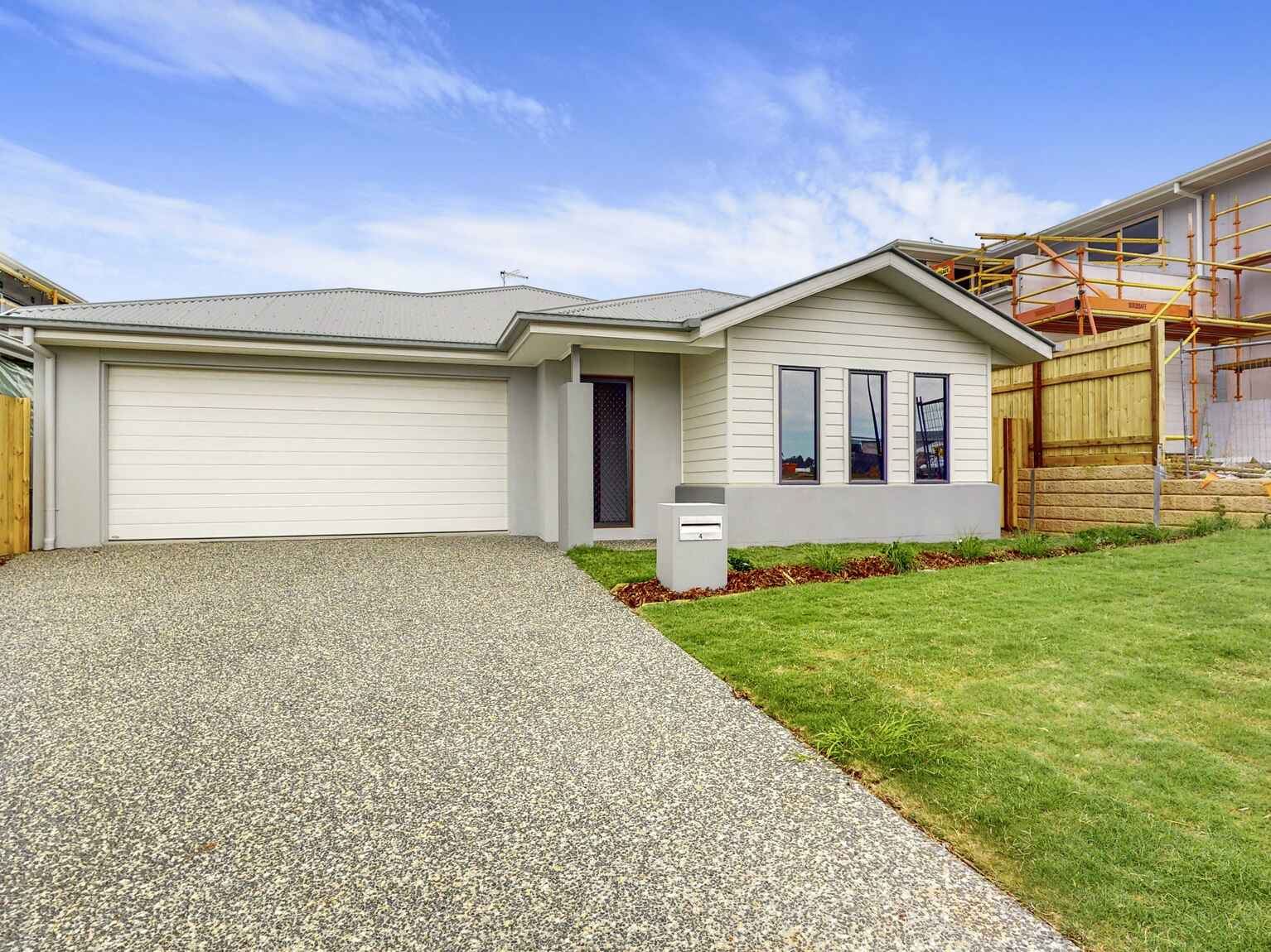 4 Radiance Crescent Thornlands