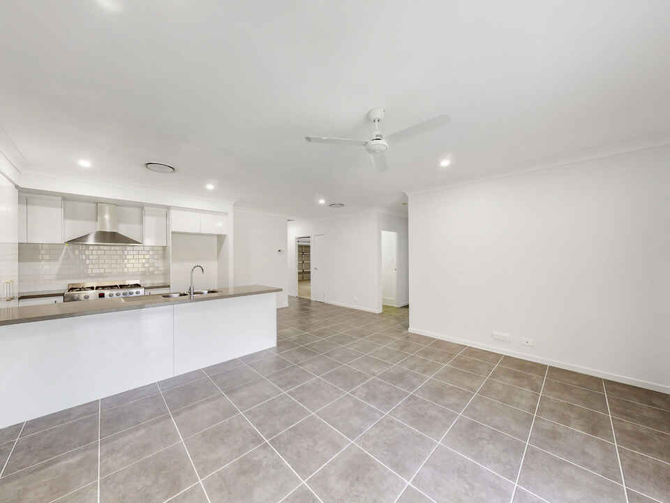 4 Radiance Crescent Thornlands