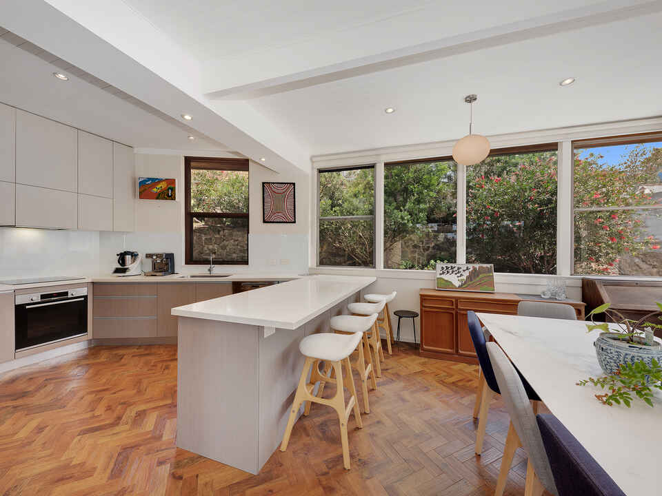 18 The Rampart Castlecrag