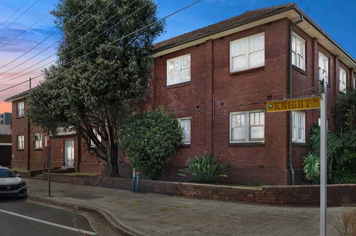 1/8 Loftus Cres Homebush