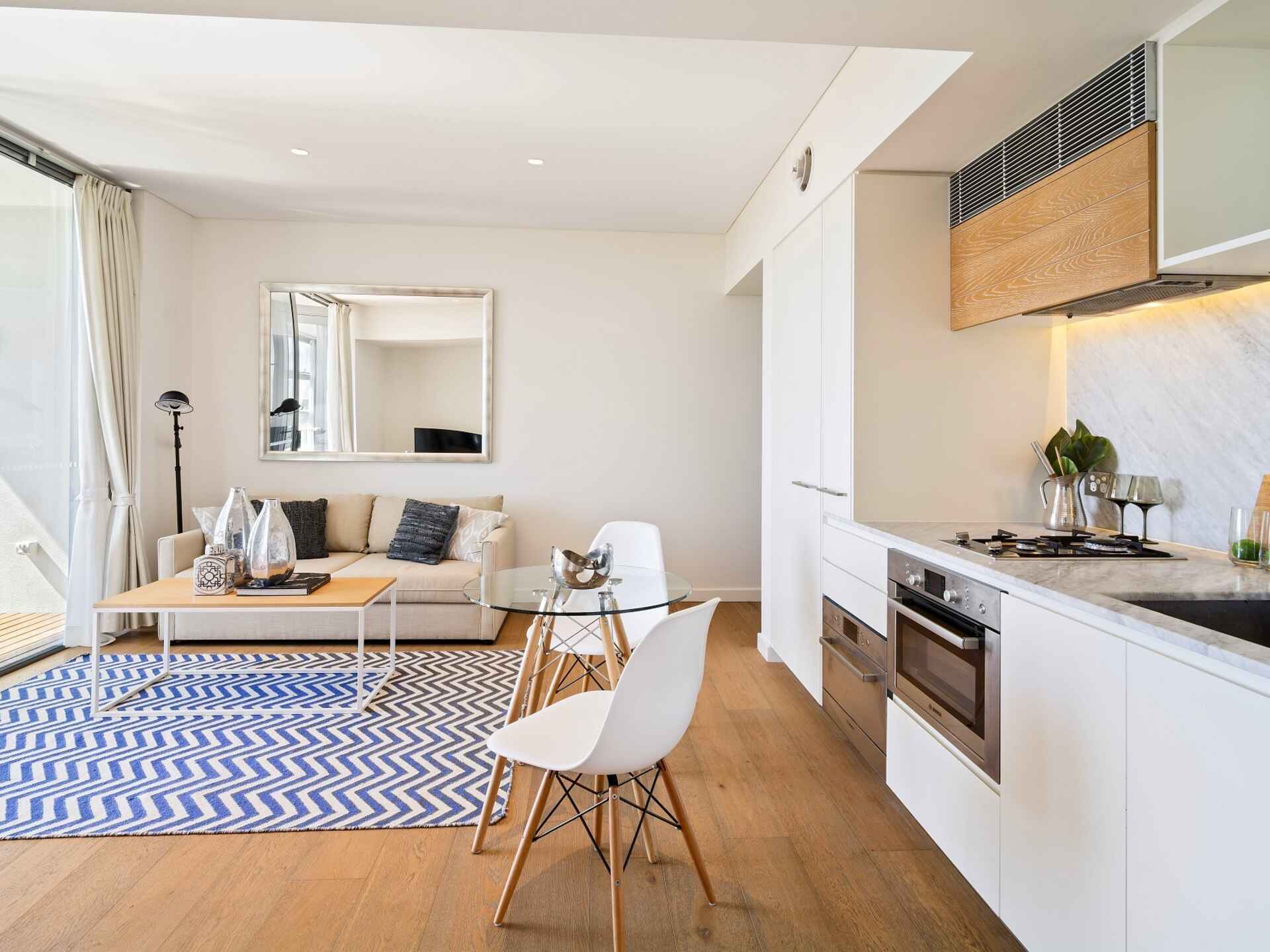 R1303/200-220 Pacific Highway Crows Nest
