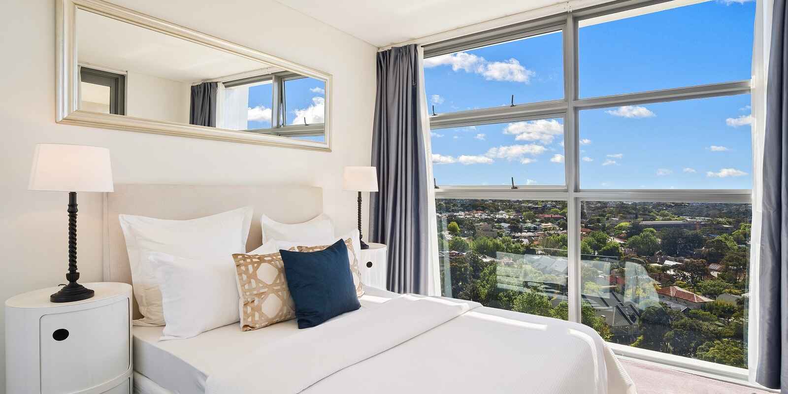 R1303/200-220 Pacific Highway Crows Nest