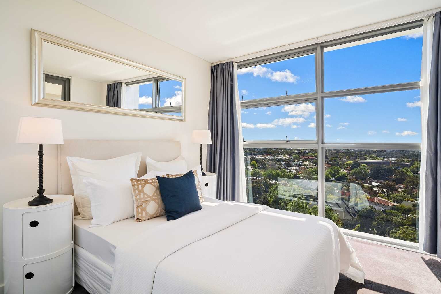 R1303/200-220 Pacific Highway Crows Nest