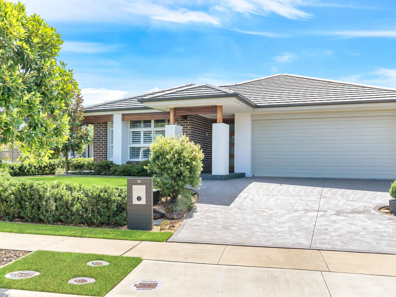10 Booroola Road Gables