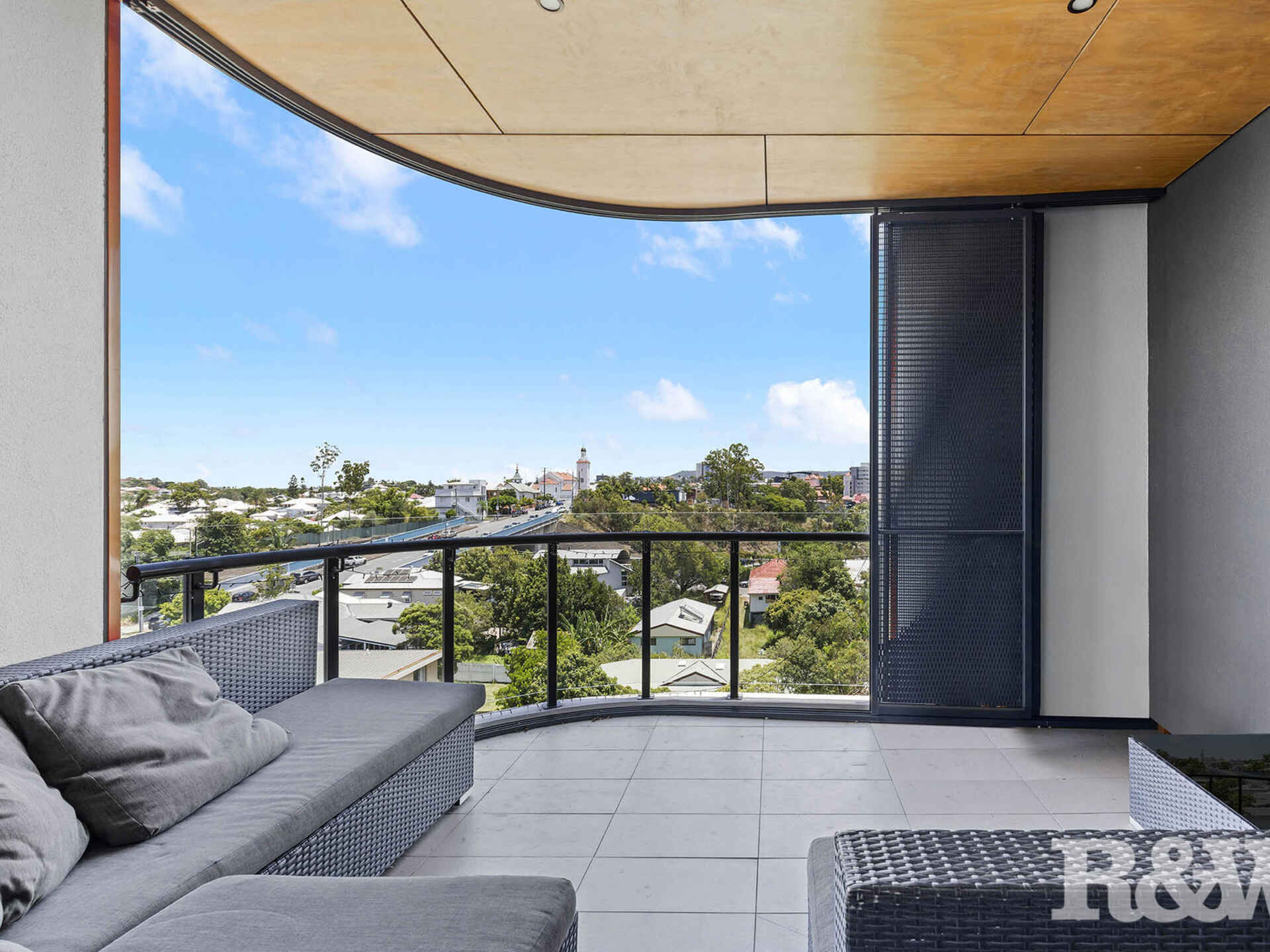 806/18 Hubert Street Woolloongabba